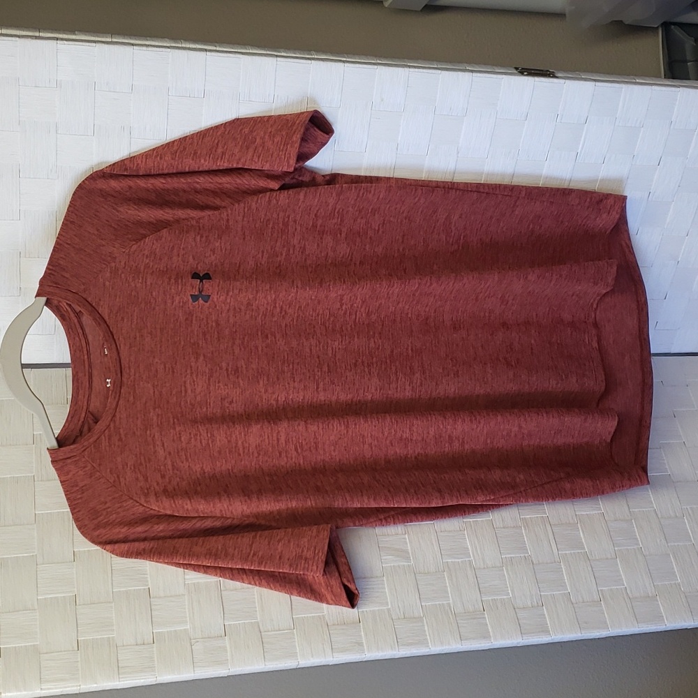 Under Armour short sleeve‎ shirt